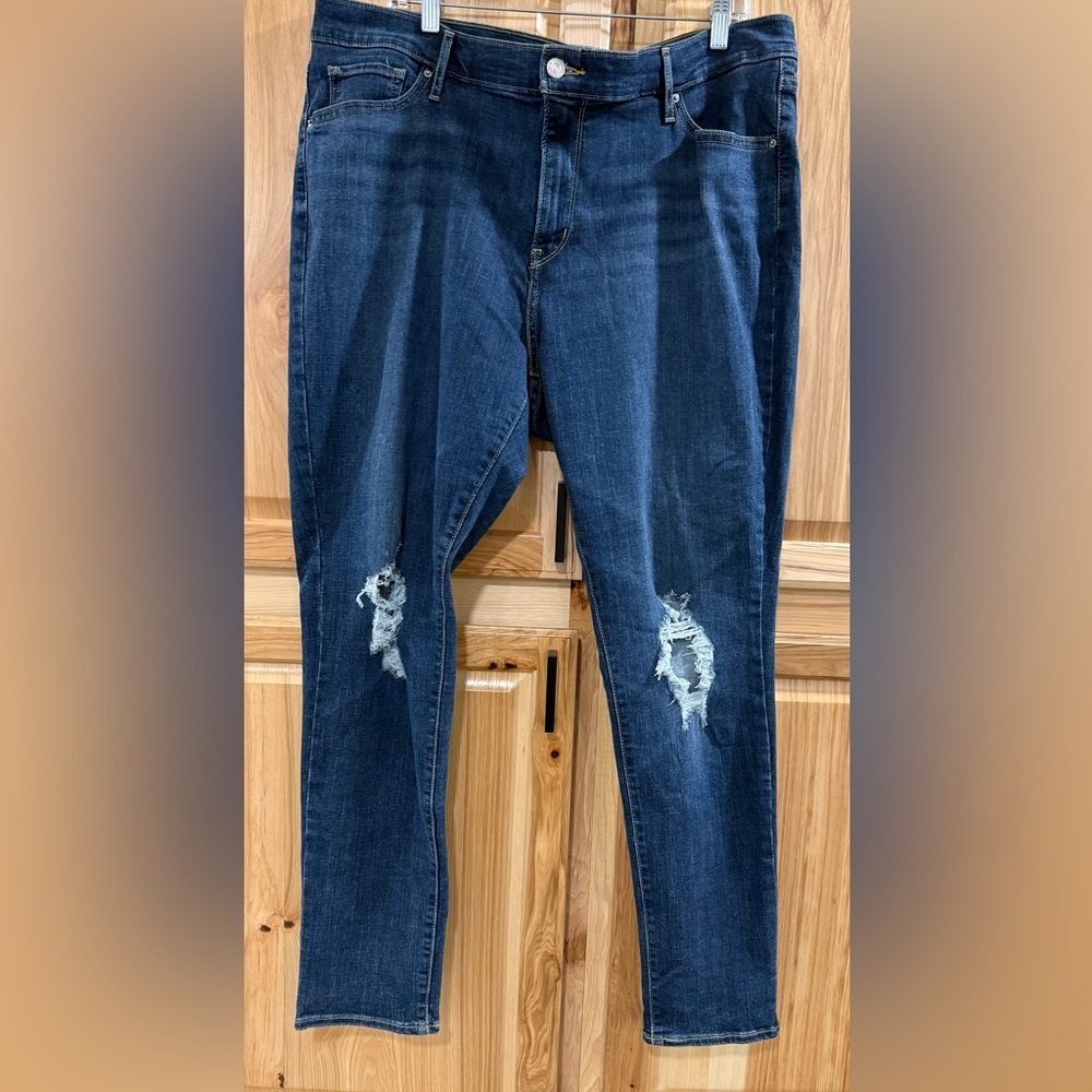 Levi's Dark Blue Distressed 711 Skinny Jeans Versatile Grunge Everyday Chic